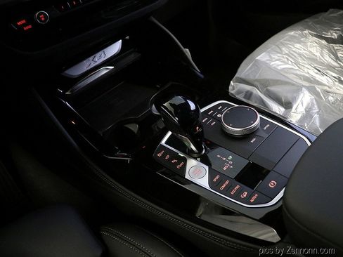 Used 2025 BMW X4 xDrive30i w/ Premium Package image 25