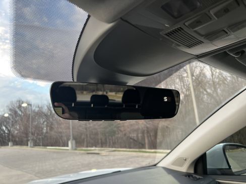 Certified 2022 Volkswagen Taos SEL image 26