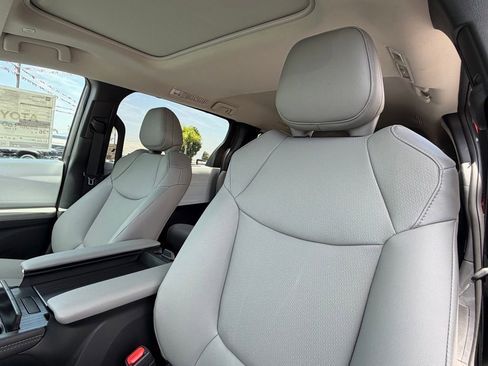 New 2026 Toyota Sienna XLE FWD image 20