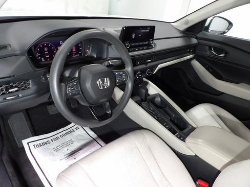 Used 2023 Honda Accord EX image 11