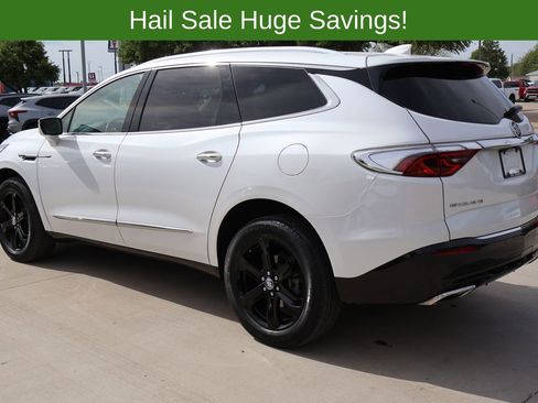 Used 2023 Buick Enclave Essence w/ Sport Touring Edition FWD image 9