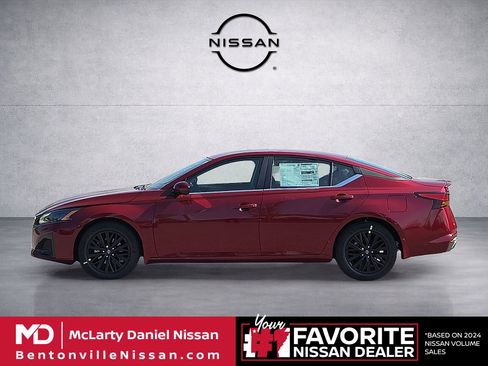 New 2026 Nissan Altima 2.5 SV FWD image 3