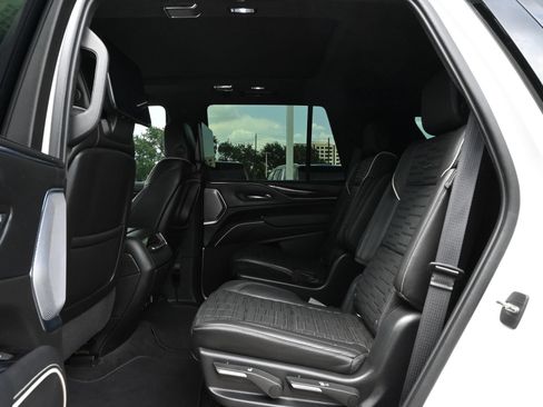 Used 2022 Cadillac Escalade Sport Platinum w/ LPO, ONYX Package AWD/4WD image 18