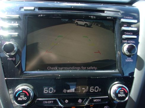 Used 2023 Nissan Murano SV image 16