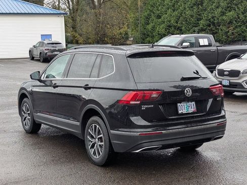 Used 2020 Volkswagen Tiguan SE w/ Panoramic Sunroof Package image 3