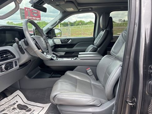 Used 2018 Lincoln Navigator Reserve w/ Cargo Package AWD/4WD image 9