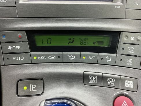 Used 2015 Toyota Prius Two FWD image 35