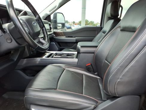 Used 2024 Ford F250 Lariat w/ Black Appearance Package AWD/4WD image 23
