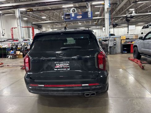 Used 2025 Hyundai Palisade Calligraphy image 4