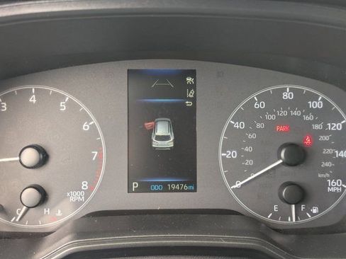 Used 2024 Toyota Corolla Cross LE image 21