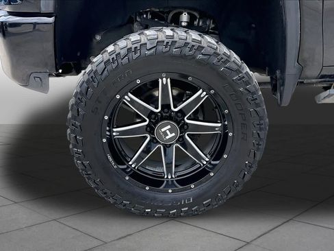 Used 2020 Chevrolet Silverado 2500 High Country w/ Z71 Off-Road Package AWD/4WD image 11