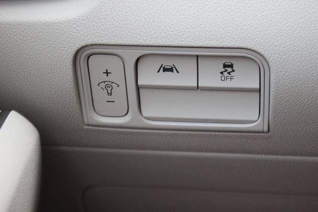 Used 2021 Kia Sorento S FWD image 17