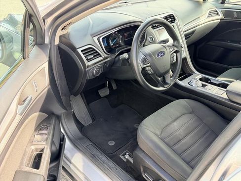Used 2020 Ford Fusion SE image 9