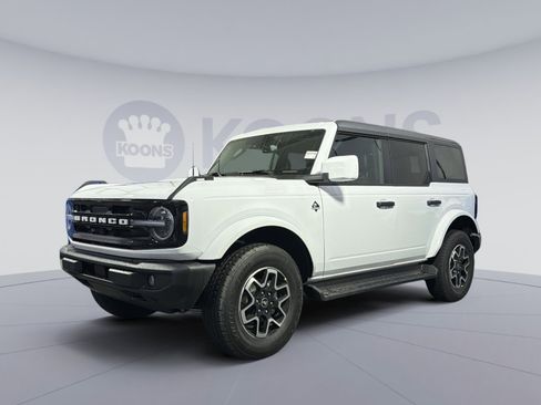 New 2026 Ford Bronco Outer Banks AWD/4WD image 1