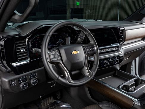 Used 2025 Chevrolet Silverado 2500 High Country w/ LPO, Dark Essentials Package image 17