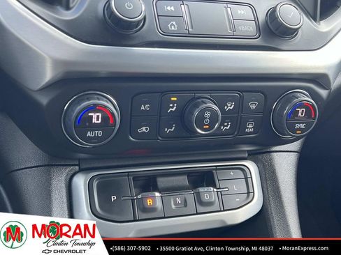 Used 2023 GMC Acadia SLT image 24