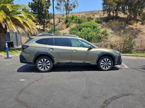 Used 2024 Subaru Outback Touring AWD/4WD image 8