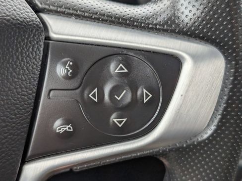 Used 2024 GMC Terrain SLE FWD image 15