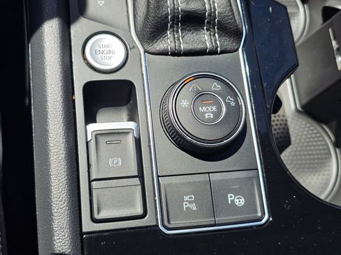 Certified 2023 Volkswagen Atlas SEL Premium AWD/4WD image 23