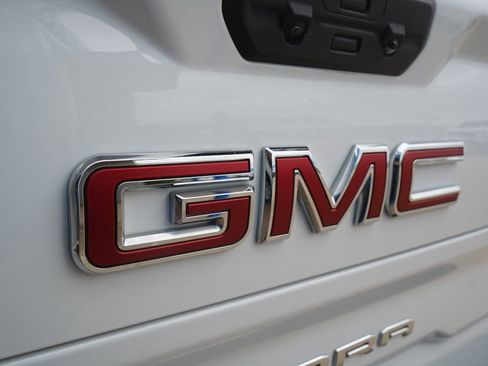 Used 2025 GMC Sierra 1500 SLT AWD/4WD image 5