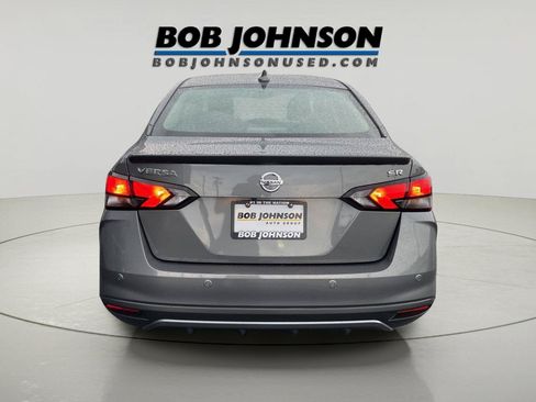 Used 2021 Nissan Versa SR FWD image 6