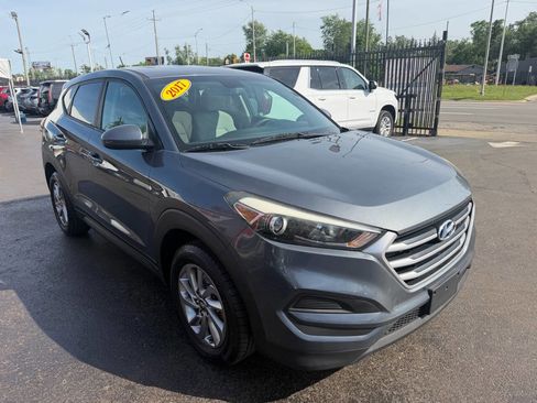 Used 2017 Hyundai Tucson SE FWD image 3