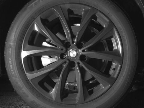 Used 2019 BMW X4 xDrive30i w/ Driving Assistance Package image 11