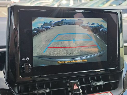Used 2025 Toyota Corolla LE FWD image 16