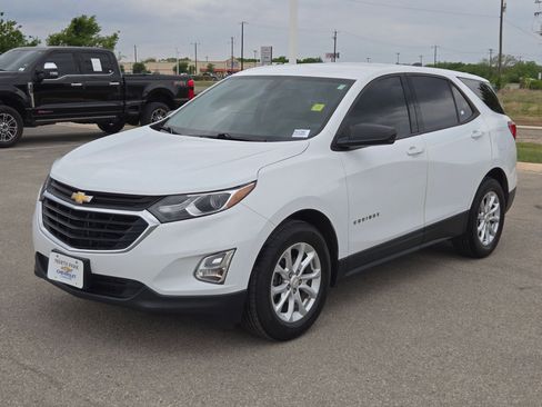 Used 2019 Chevrolet Equinox LS image 7