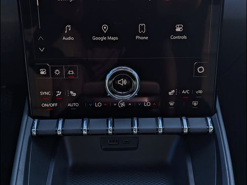 New 2027 GMC Terrain AT4 w/ LPO, Floor Liner Package AWD/4WD image 24