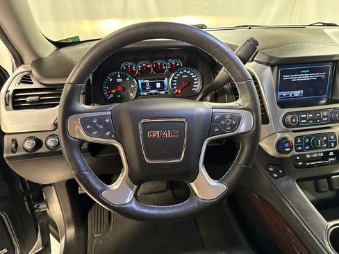 Used 2017 GMC Yukon SLT w/ HD Trailering Package AWD/4WD image 30