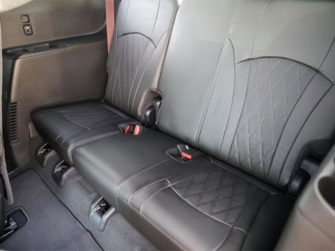 Used 2024 Buick Enclave Avenir w/ Avenir Technology Package image 26