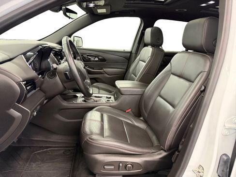 Used 2023 Chevrolet Traverse RS w/ LPO, Floor Liner Package AWD/4WD image 9