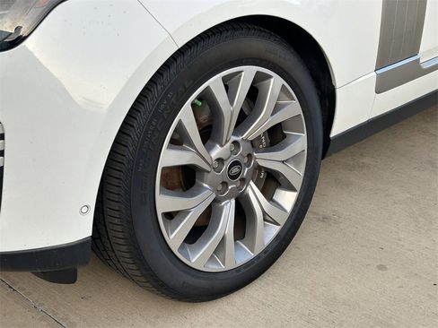 Used 2022 Land Rover Range Rover P525 Westminster Edition image 9