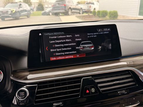 Used 2018 BMW 540i RWD image 40