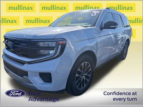 Certified 2025 Ford Expedition Platinum image 2