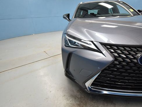 Used 2019 Lexus UX 250h image 40