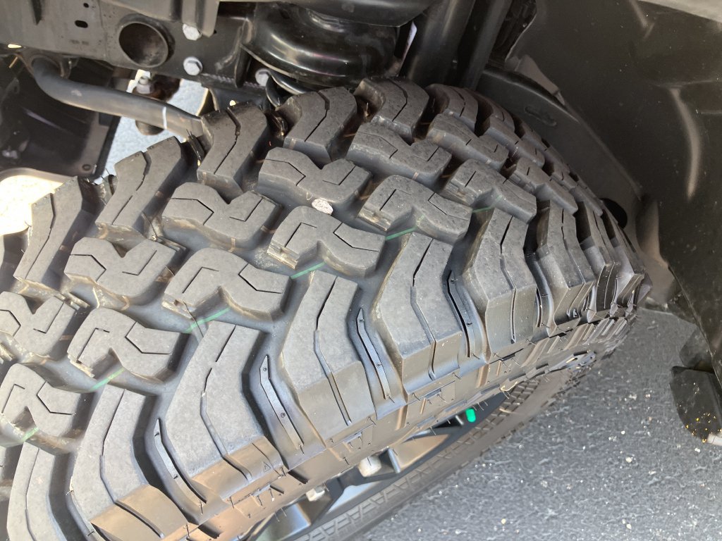 Used 2025 Jeep Wrangler Sport AWD/4WD image 30