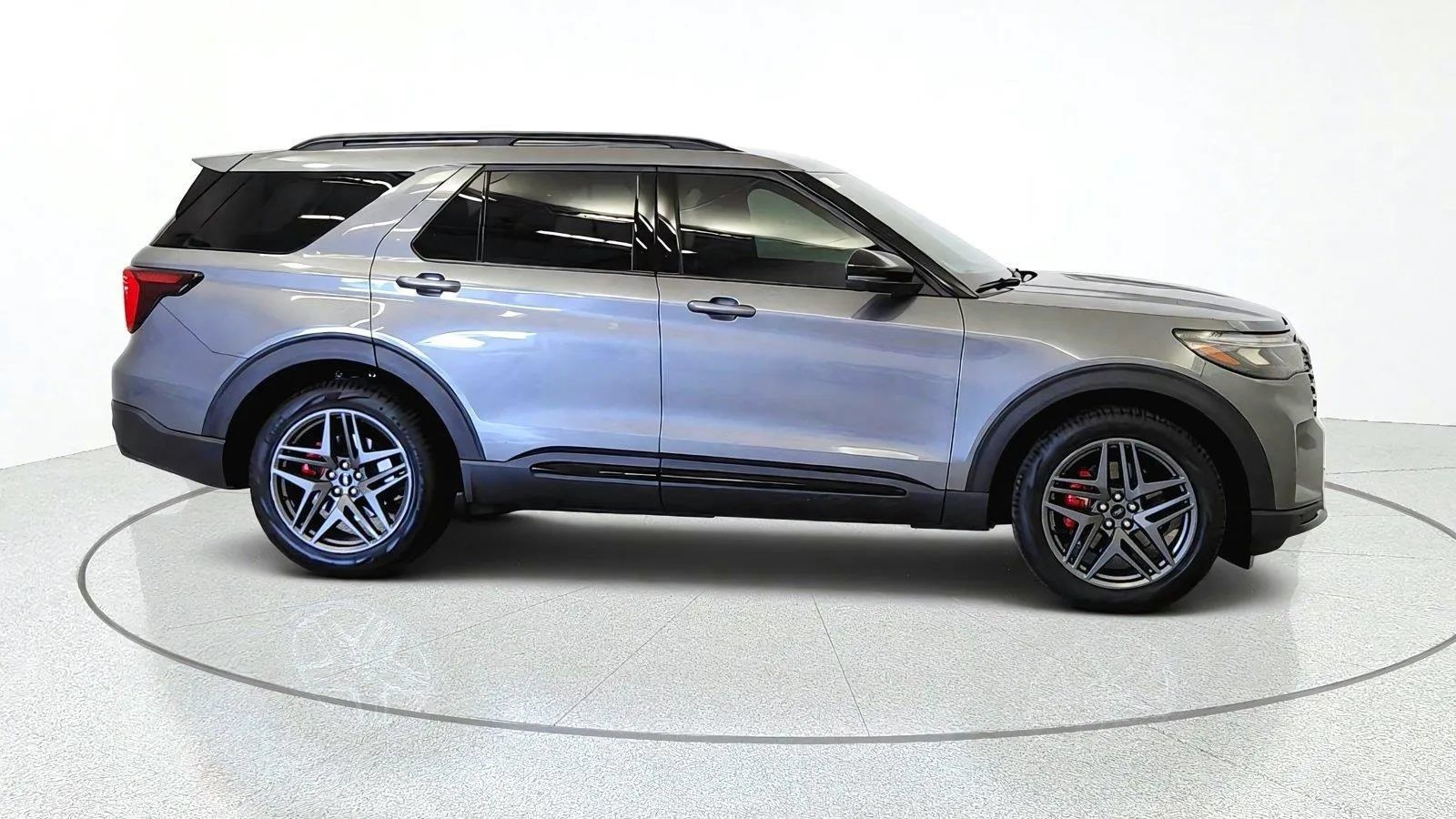 Used 2025 Ford Explorer ST w/ Sun And Sound Package RWD image 10