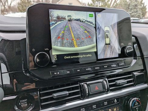 New 2025 Nissan Pathfinder SL image 14