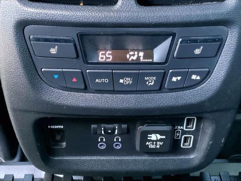 Used 2021 Honda Pilot Touring image 35