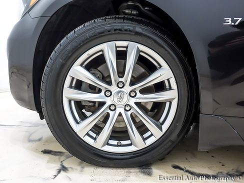 Used 2015 INFINITI Q70 3.7 w/ Technology Package image 12