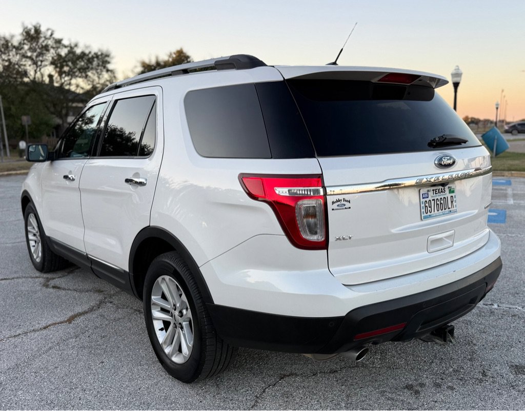 Used 2015 Ford Explorer XLT w/ Equipment Group 202A FWD image 7