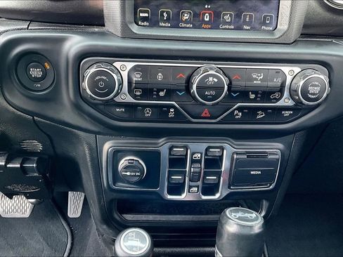 Used 2019 Jeep Wrangler Unlimited Sahara w/ Dual Top Group image 15