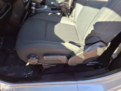 Used 2018 Jeep Wrangler Sport image 13