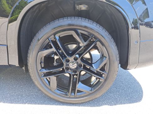 Used 2025 Volkswagen Tiguan SE R-Line AWD/4WD image 31