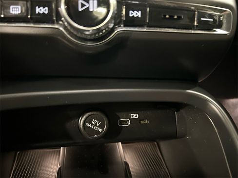 Certified 2023 Volvo C40 P8 Recharge Ultimate image 19