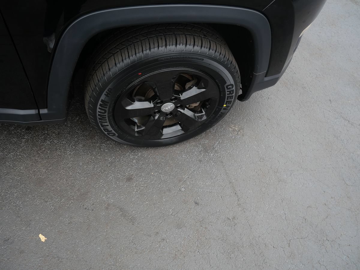 Used 2020 Jeep Compass Latitude AWD/4WD image 33