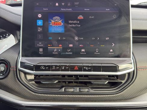 Used 2025 Jeep Compass Trailhawk image 15