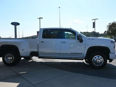 New 2026 Chevrolet Silverado 3500 High Country w/ Technology Package AWD/4WD image 9